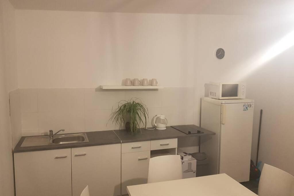 Petite Maison Au Calme Apartment Macey  Bagian luar foto
